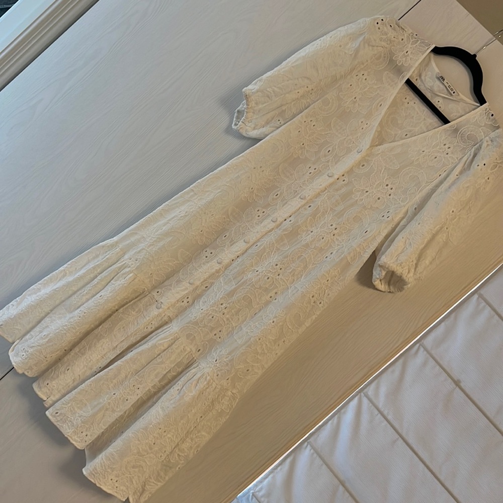 Perfect conditions white midi dress